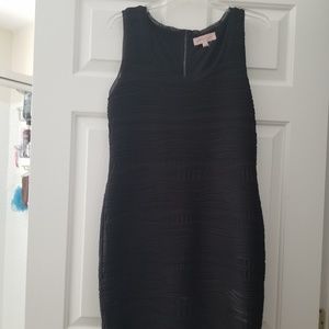 Black sleeveless dress